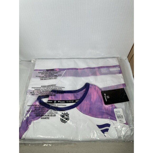 Size L Fanatics Calgary Flames Hockey Fights Cancer Jersey 2024 NHL NEW - Picture 3 of 4